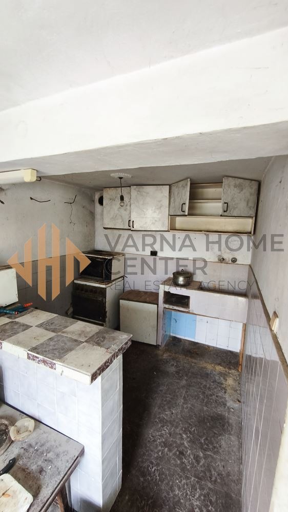 Продава КЪЩА, гр. Варна, м-т Добрева чешма, снимка 9 - Къщи - 54627252