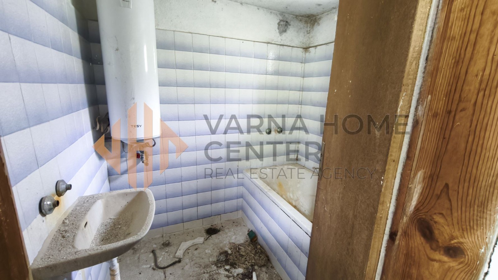 Продава КЪЩА, гр. Варна, м-т Добрева чешма, снимка 10 - Къщи - 54627252