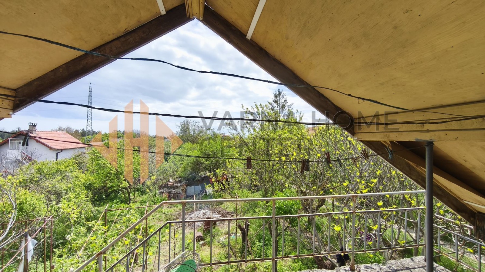 Продава КЪЩА, гр. Варна, м-т Добрева чешма, снимка 2 - Къщи - 54627252
