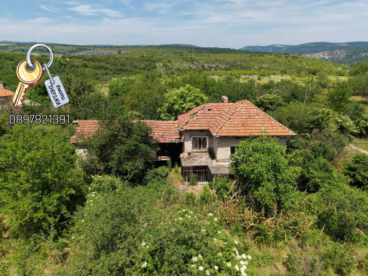 Продава КЪЩА, с. Карлуково, област Ловеч