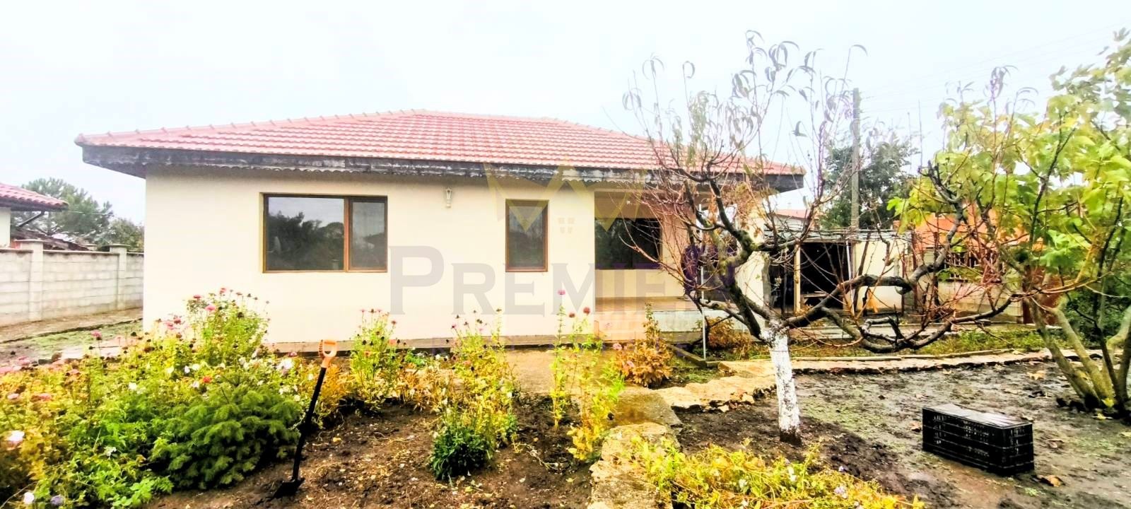 Продава КЪЩА, с. Соколово, област Добрич, снимка 2 - Къщи - 56711053