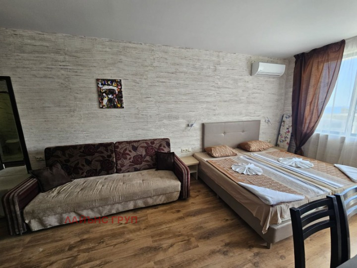 En venta  Estudio Varna , k.k. Zlatni pyasatsi , 61 metros cuadrados | 32440543 - imagen [4]