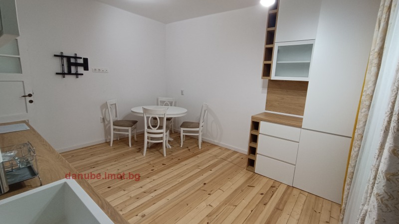 Продава  3-стаен град Русе , Център , 70 кв.м | 38215827 - изображение [2]