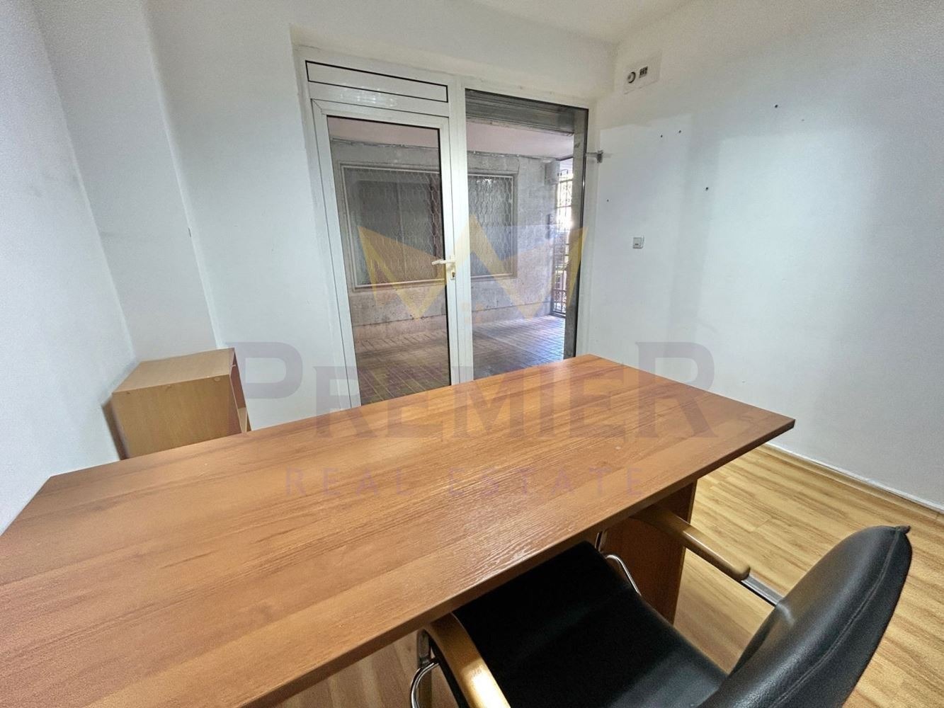 Продава ОФИС, гр. Варна, Център, снимка 2 - Офиси - 54191763