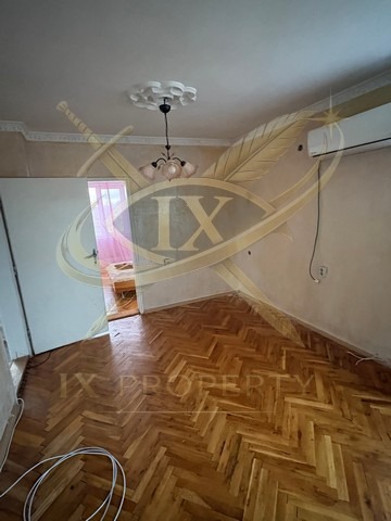 Продава ЕТАЖ ОТ КЪЩА, гр. Бургас, Банево, снимка 4 - Етаж от къща - 54545717