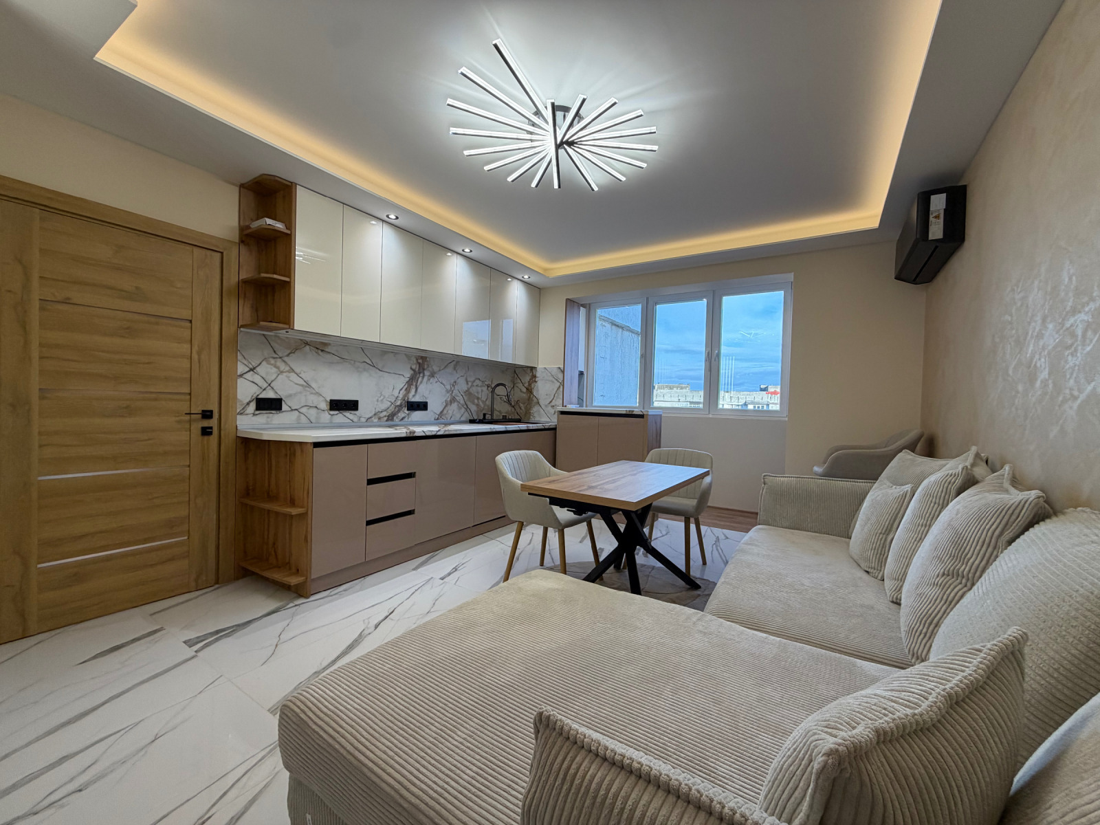 Продава 2-СТАЕН, гр. София, Красно село, снимка 2 - Апартаменти - 53974420