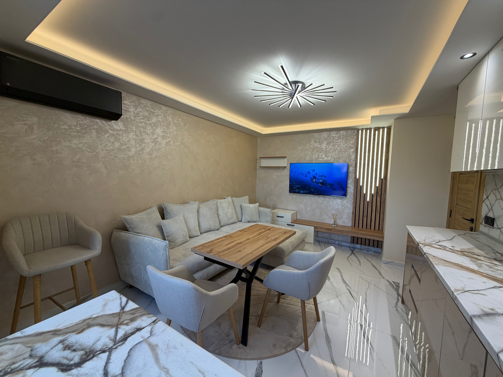 Продава 2-СТАЕН, гр. София, Красно село, снимка 2 - Апартаменти - 53974420