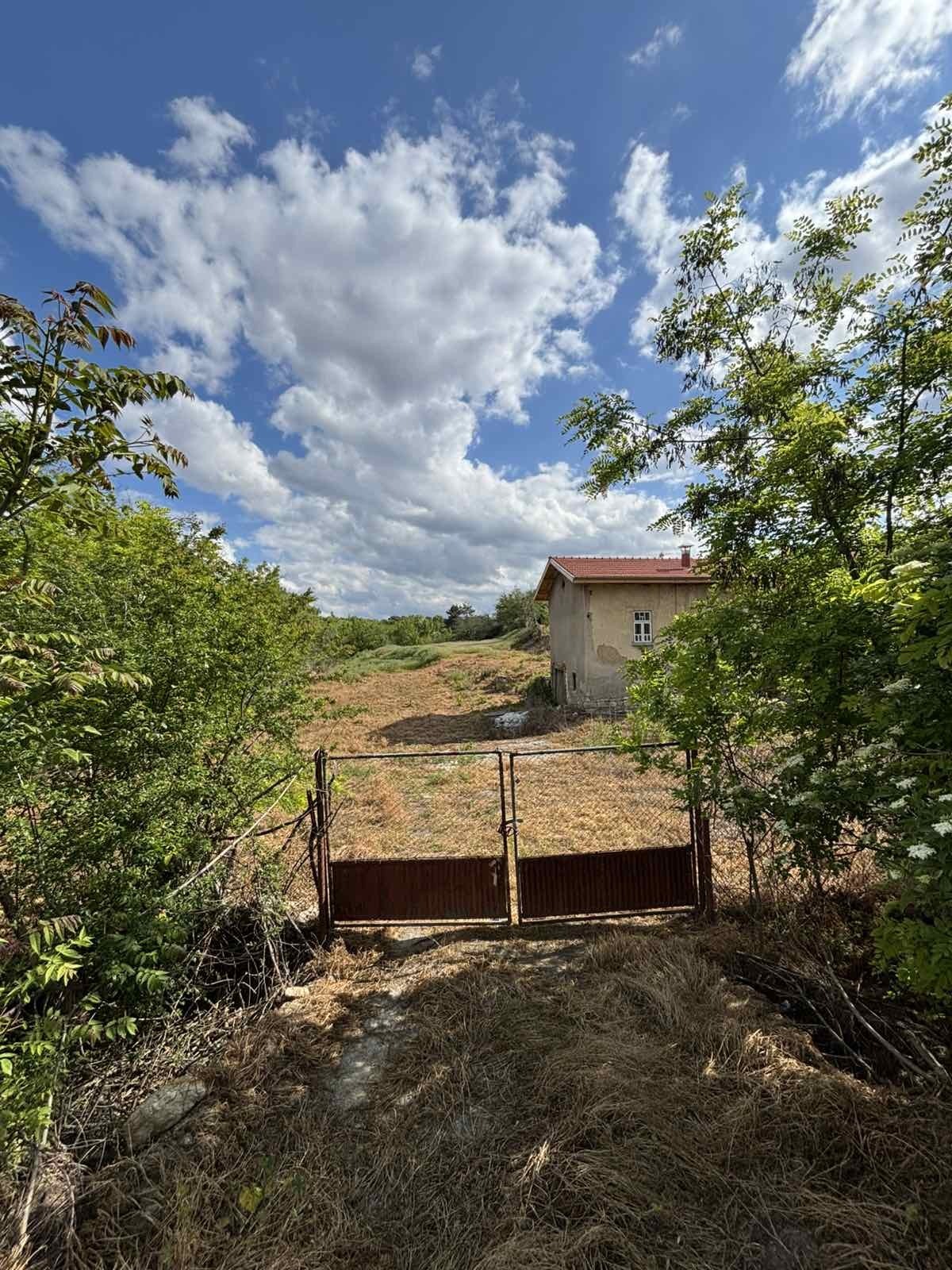 Продава КЪЩА, с. Коиловци, област Плевен