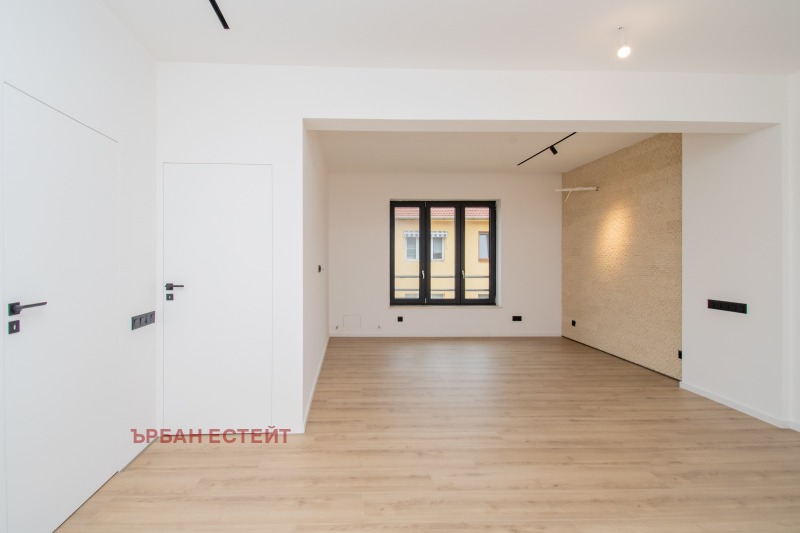 Продава 3-СТАЕН, гр. София, Център, снимка 3 - Апартаменти - 52346502