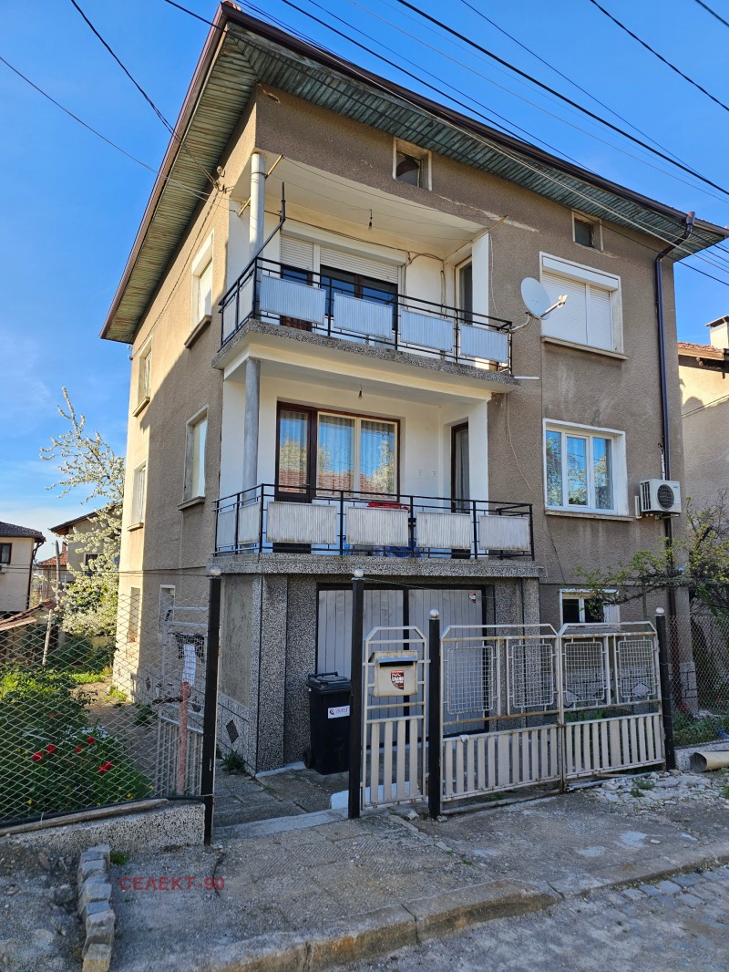 Продава КЪЩА в град Перник, Център - 255 кв.м / 208 990 € » 408 748.91 лв., СЕЛЕКТ-90