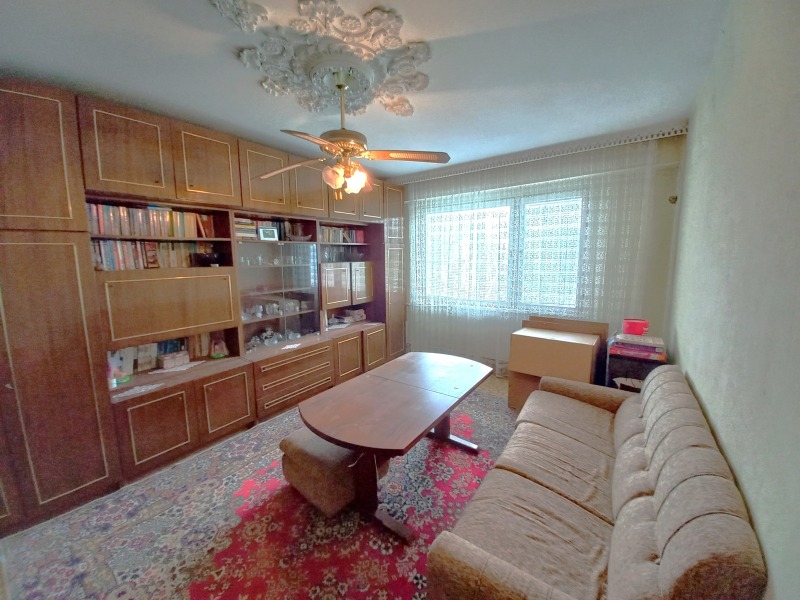 De vânzare  2 dormitoare Ruse , Ciarodeica - Iug , 82 mp | 77873197 - imagine [4]