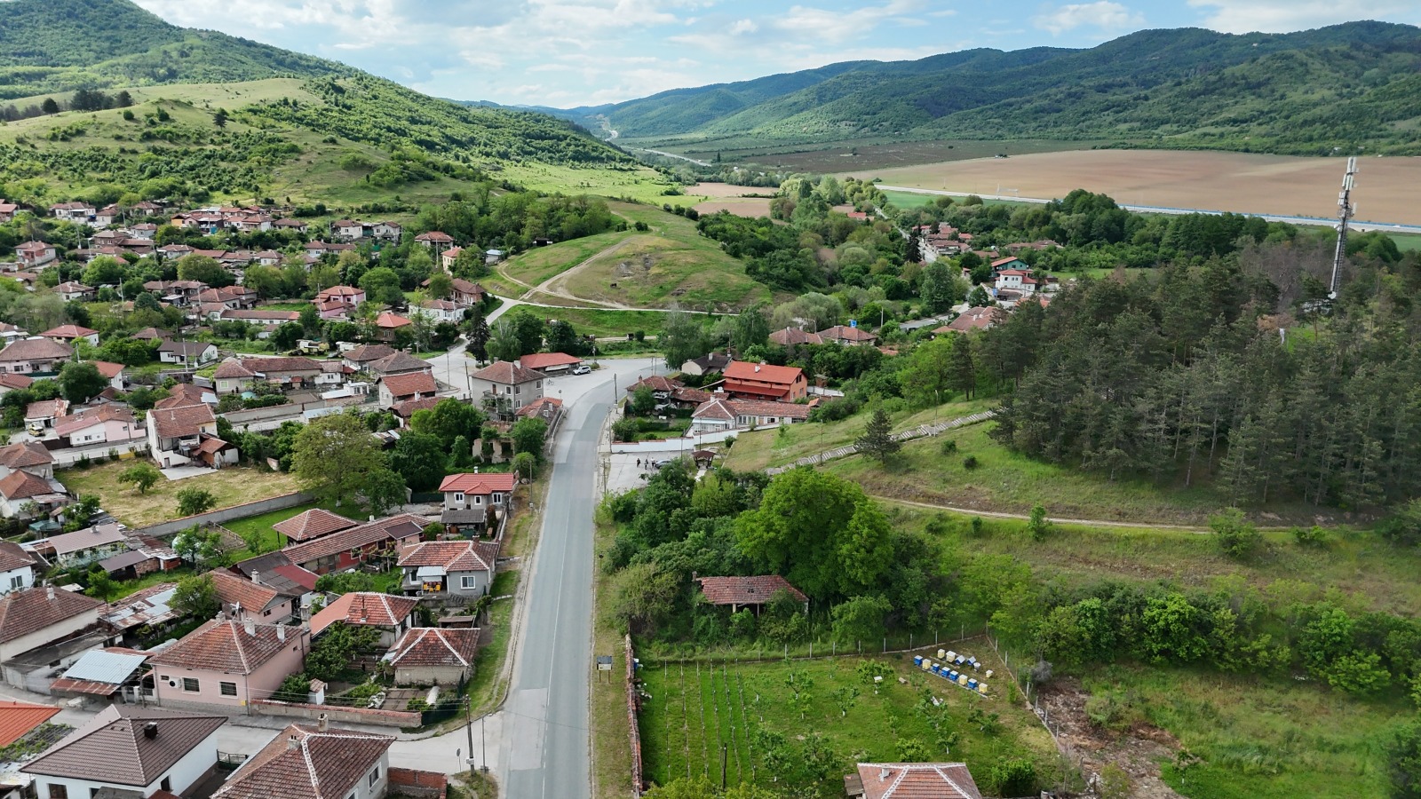 Продава КЪЩА, с. Новачене, област София област, снимка 2 - Къщи - 46898720