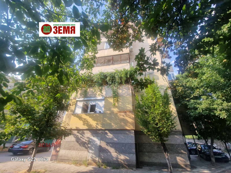 Продава 3-СТАЕН в град Пазарджик, Център - 120 кв.м / 88 000 € » 172 113.04 лв., ЗЕМЯ