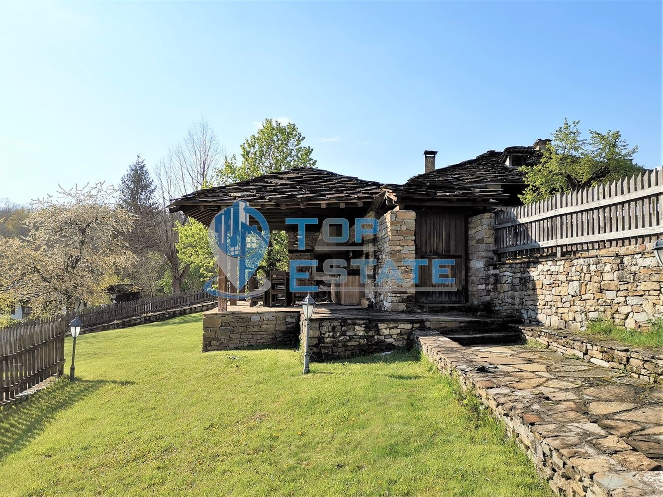 Продава КЪЩА, с. Боженците, област Габрово, снимка 2 - Къщи - 40579189