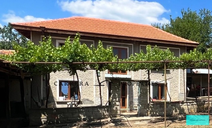 Продава КЪЩА, с. Веселиново, област Шумен, снимка 3 - Къщи - 52280774