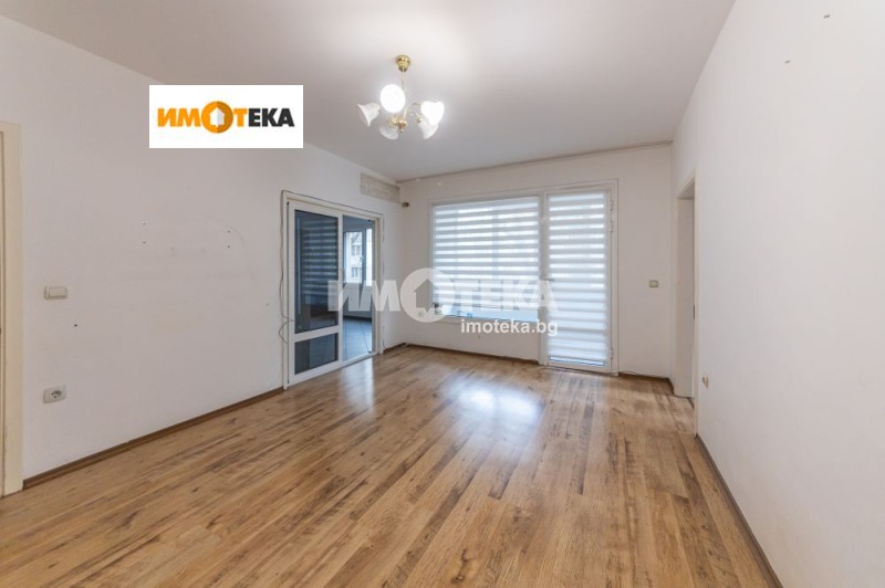 Продава  3-стаен, град Варна, ВИНС-Червен площад •  203 500 EUR • ID 65612145 — holmes.bg - [1] 