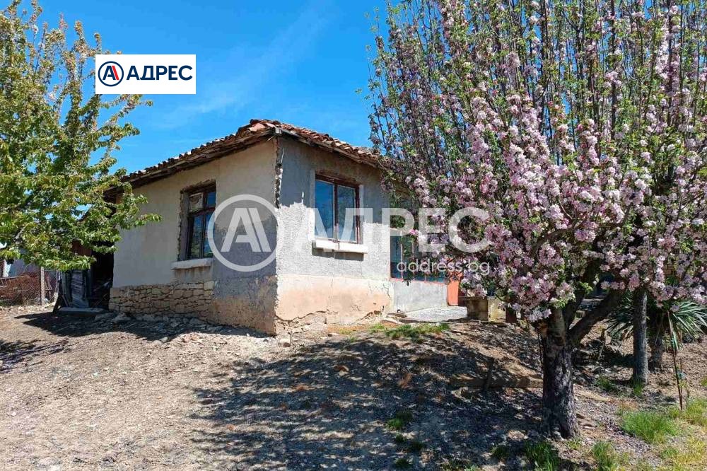 Продава КЪЩА, с. Недоклан, област Разград, снимка 2 - Къщи - 54360887