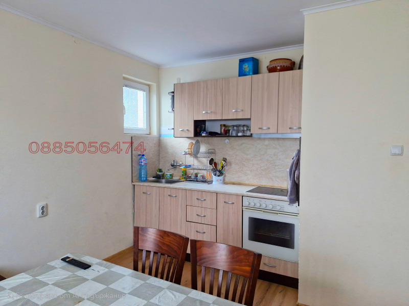 Продава ЕТАЖ ОТ КЪЩА, гр. Карлово, област Пловдив, снимка 11 - Етаж от къща - 52786207