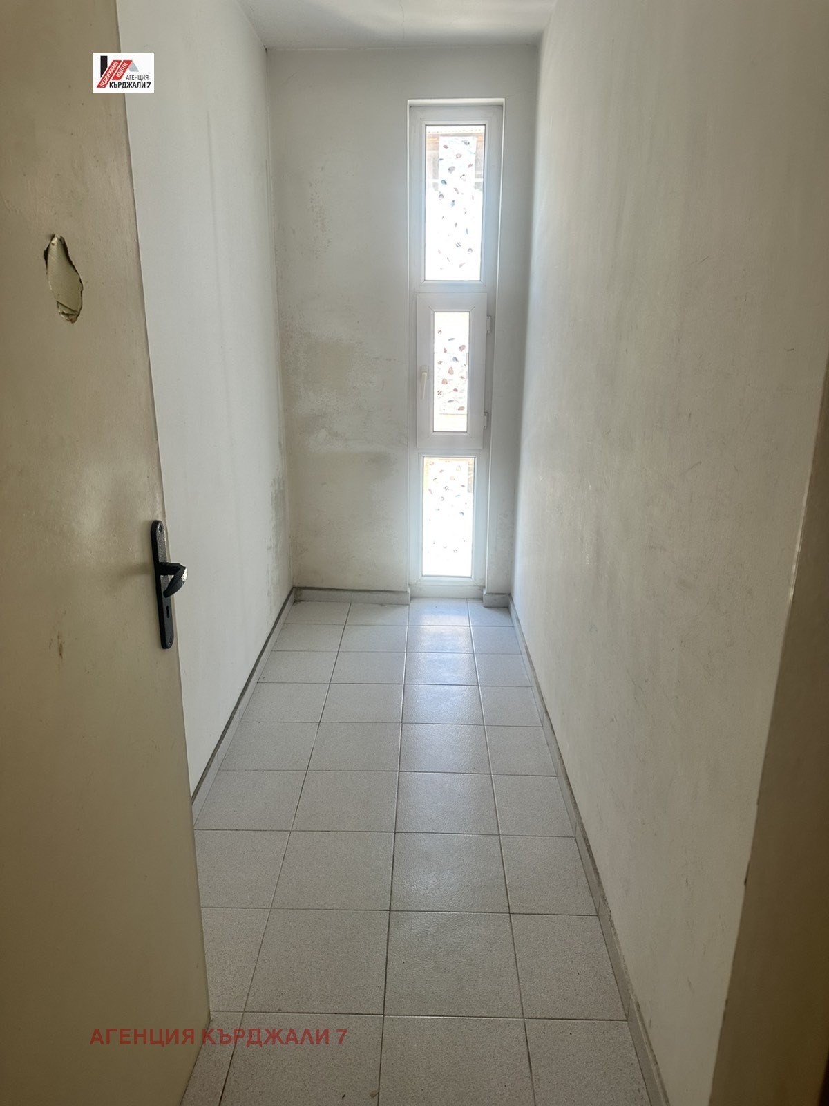 Продава МНОГОСТАЕН, гр. Кърджали, Център, снимка 16 - Апартаменти - 54588558