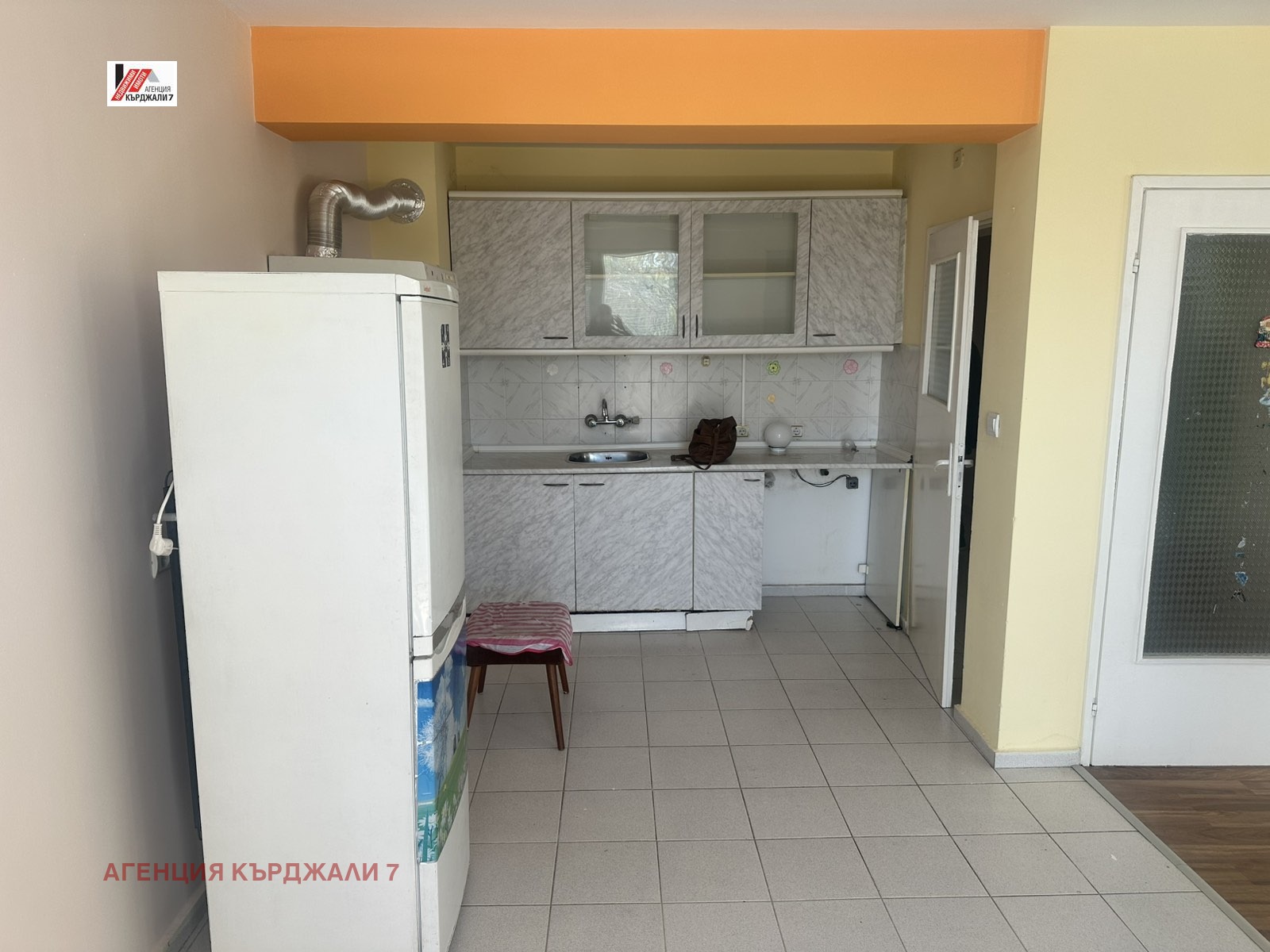 Продава МНОГОСТАЕН, гр. Кърджали, Център, снимка 4 - Апартаменти - 54588558