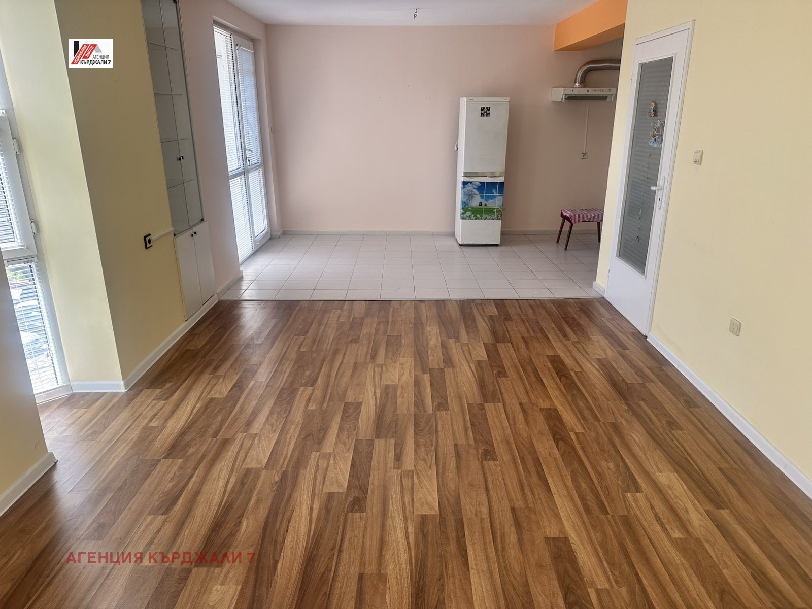 Продава МНОГОСТАЕН, гр. Кърджали, Център, снимка 2 - Апартаменти - 54588558