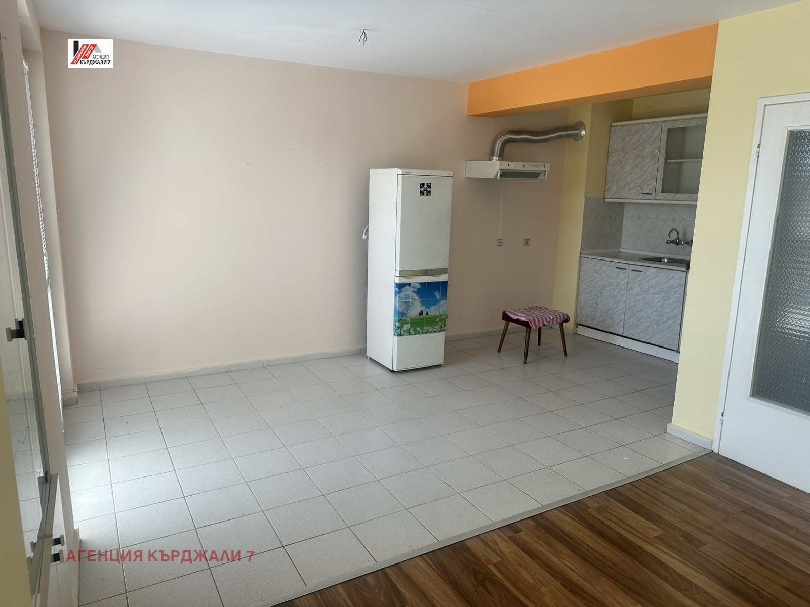 Продава МНОГОСТАЕН, гр. Кърджали, Център, снимка 3 - Апартаменти - 54588558