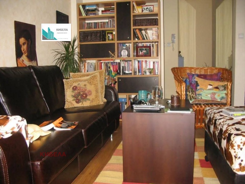 En venta  1 dormitorio Sofia , Oborishte , 76 metros cuadrados | 53253325 - imagen [3]