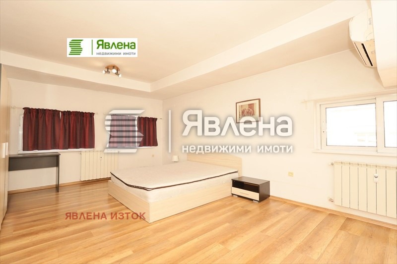 De vânzare  3 dormitoare Sofia , Țentâr , 115 mp | 87003280 - imagine [17]