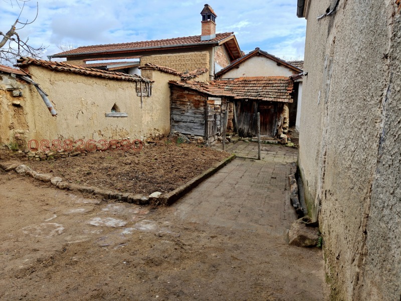 Продава КЪЩА, с. Зелениково, област Пловдив, снимка 13 - Къщи - 53599096