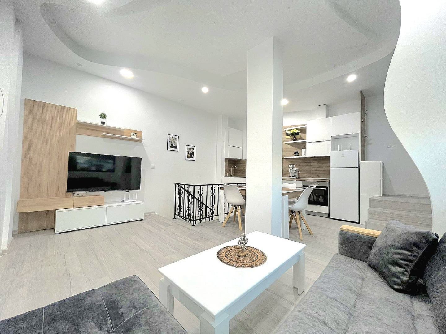Продава 2-СТАЕН, гр. Варна, Бриз, снимка 4 - Апартаменти - 56705511