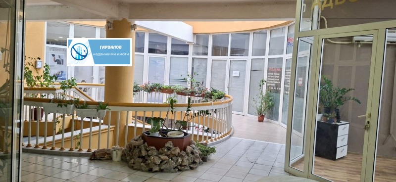 Продава ФРИЗЬОРСКИ/КОЗМЕТИЧЕН САЛОН в град Русе, Център - 19 кв.м / 40 000 € » 78 233.20 лв., Гарвалов
