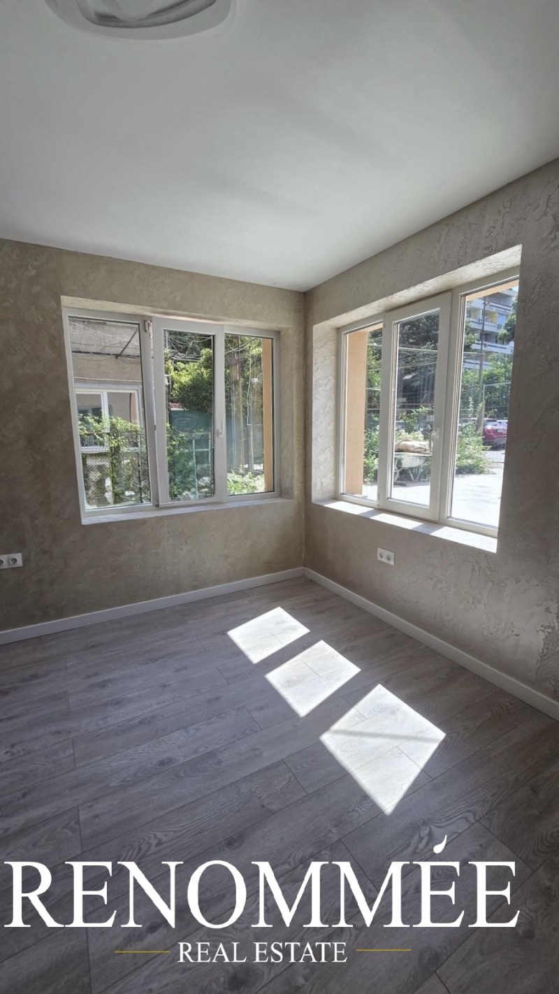 De vânzare  3+ dormitor Sofia , Borovo , 248 mp | 74478710