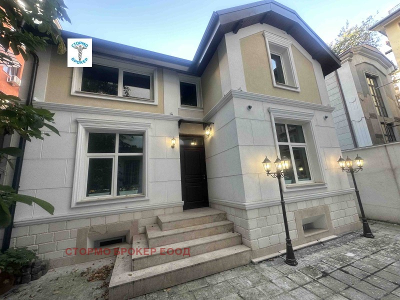 Продава  Къща град София , Център , 220 кв.м | 11717832