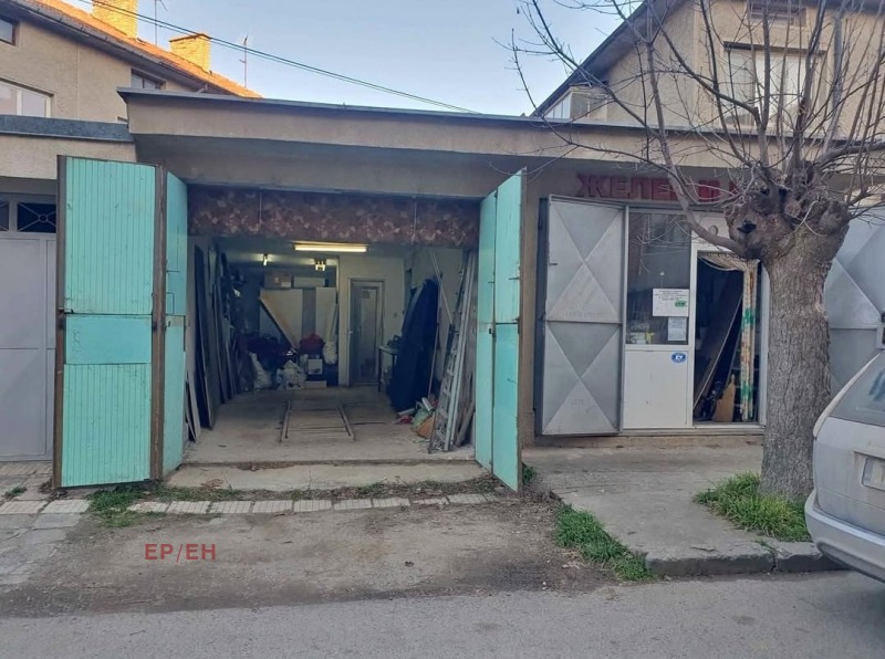 Продава ОФИС в град Търговище, Център - 61 кв.м / 50 000 € » 97 791.50 лв., ЕР/ЕН