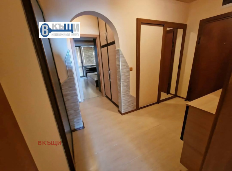 Продава 3-СТАЕН, гр. Велико Търново, Колю Фичето, снимка 3 - Апартаменти - 52490166