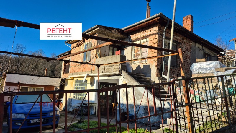 Продава ЕТАЖ ОТ КЪЩА, гр. Габрово, Център, снимка 2 - Етаж от къща - 52833163