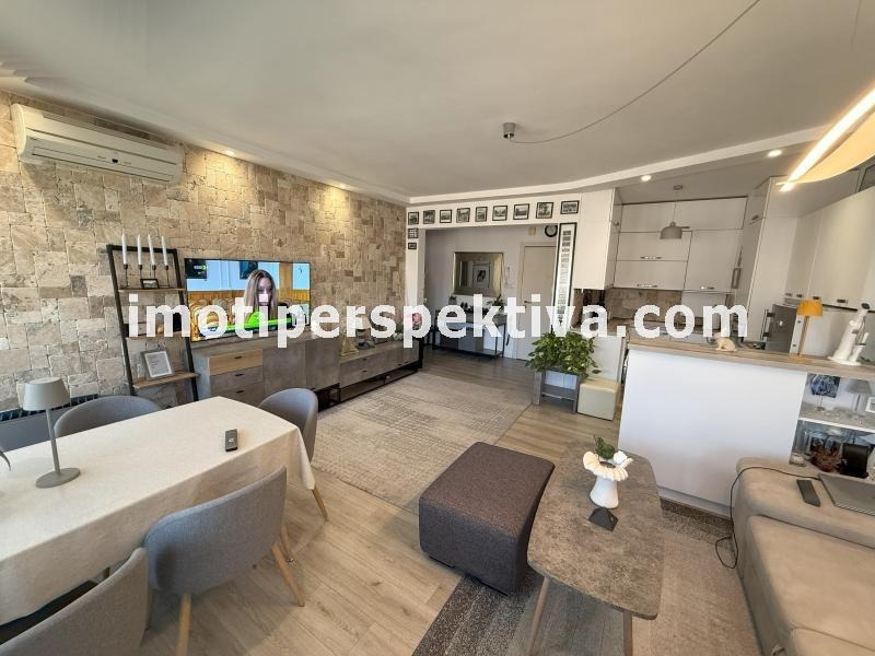 En venta  1 dormitorio Plovdiv , Kyuchuk Parizh , 70 metros cuadrados | 97460541