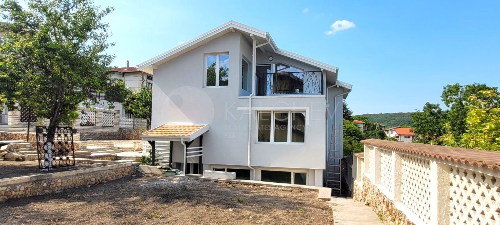 Продава КЪЩА, гр. Балчик, област Добрич, снимка 2 - Къщи - 51429590
