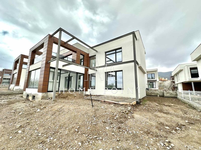 Продава КЪЩА в област Пловдив, с. Марково - 460 кв.м / 500 000 € » 977 915.00 лв., ХОУМ ПОЙНТ НЕДВИЖИМИ ИМОТИ