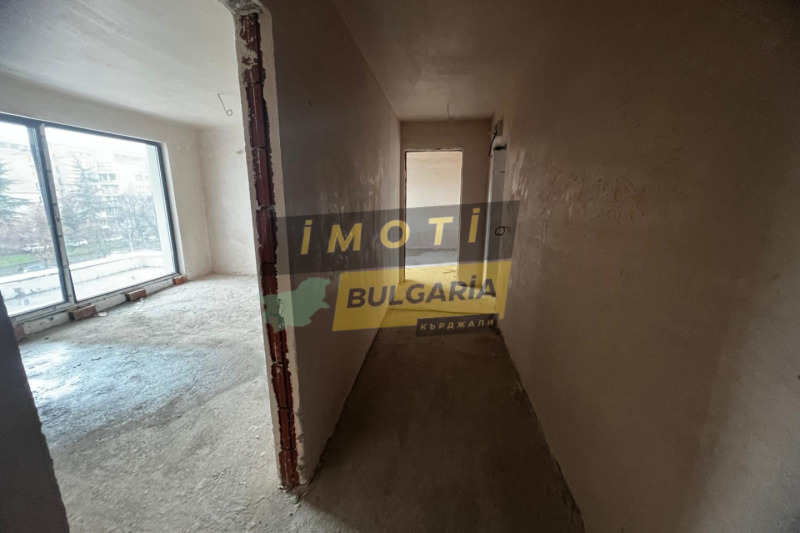 Продава 2-СТАЕН, гр. Кърджали, Веселчане, снимка 3 - Апартаменти - 53425645