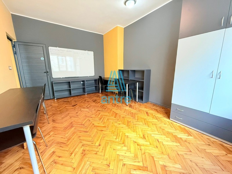 Продава  4-стаен, град София, Център •  339 890 EUR • ID 54662411 — holmes.bg - [1] 