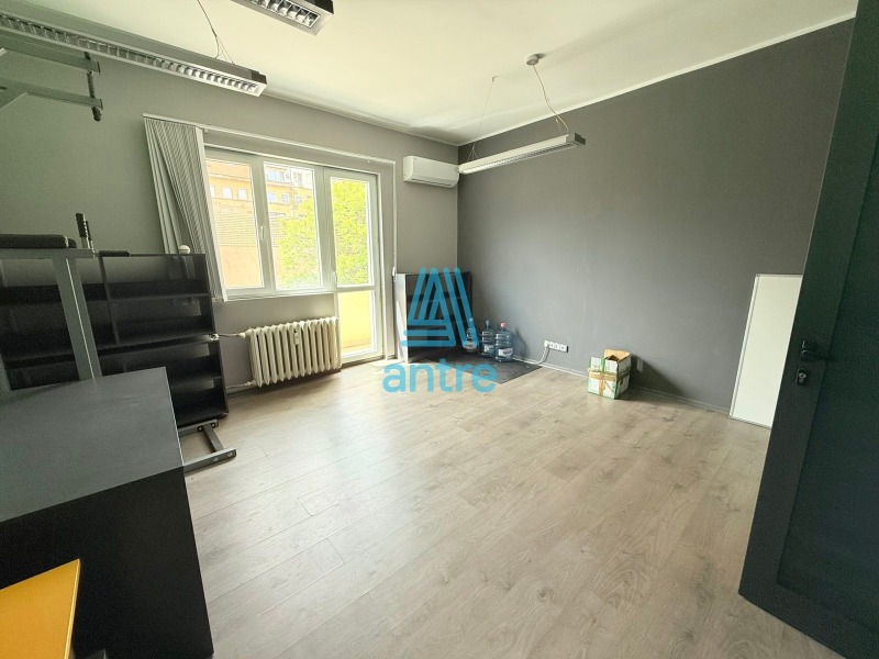 Na prodej  3 ložnice Sofia , Centar , 120 m2 | 69396565 - obraz [7]