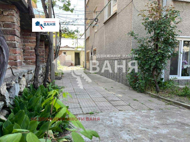 Продава  Етаж от къща област Пловдив , гр. Карлово , 190 кв.м | 60279844 - изображение [3]