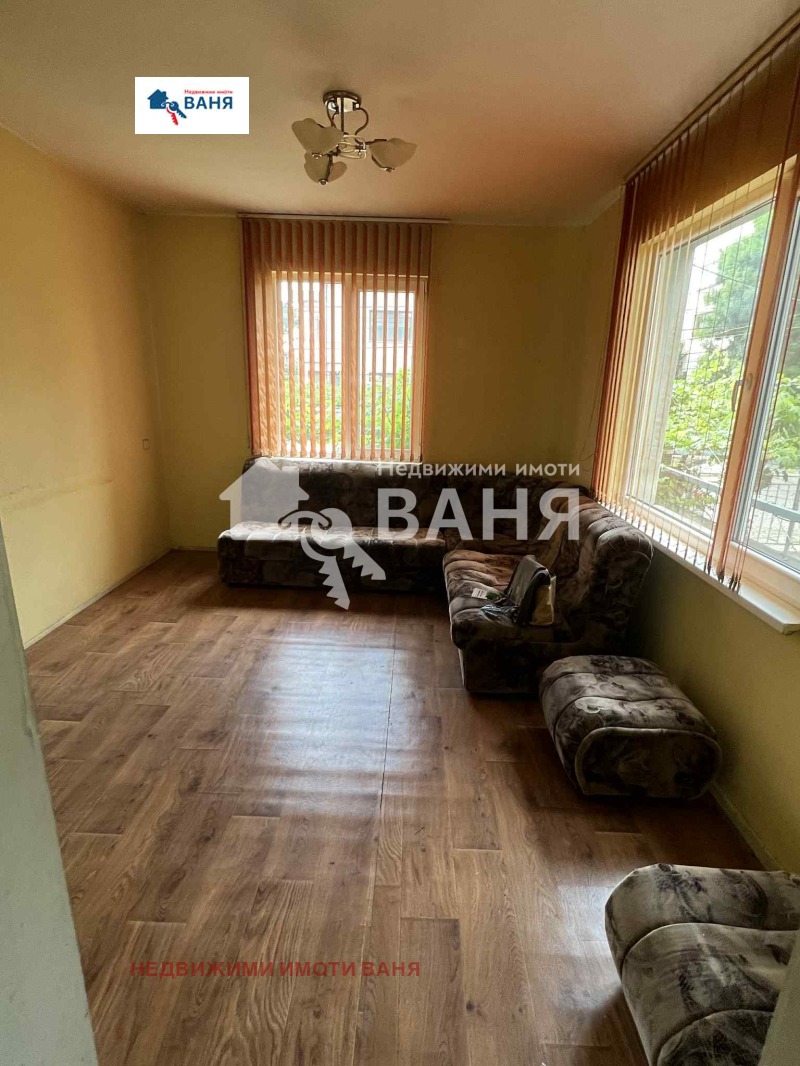 Продава  Етаж от къща област Пловдив , гр. Карлово , 190 кв.м | 60279844 - изображение [12]