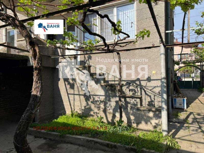Продава  Етаж от къща област Пловдив , гр. Карлово , 190 кв.м | 60279844 - изображение [2]