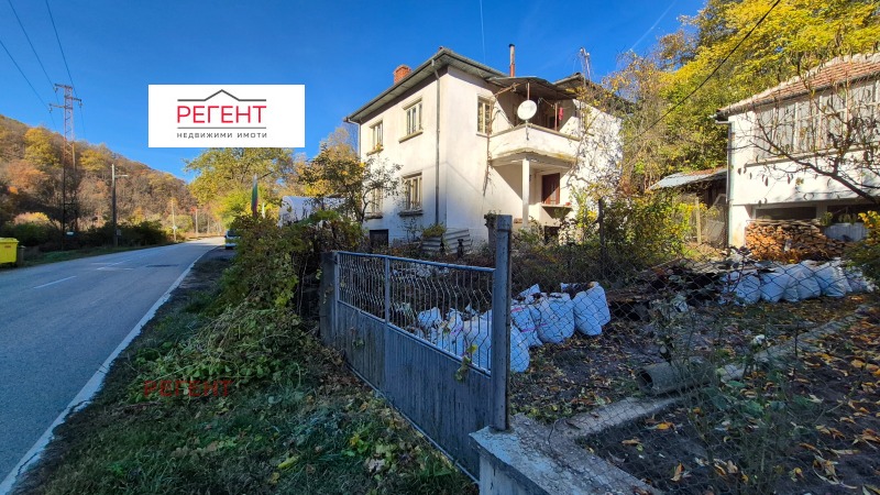 Продава КЪЩА, гр. Габрово, Беленци, снимка 2 - Къщи - 52321443
