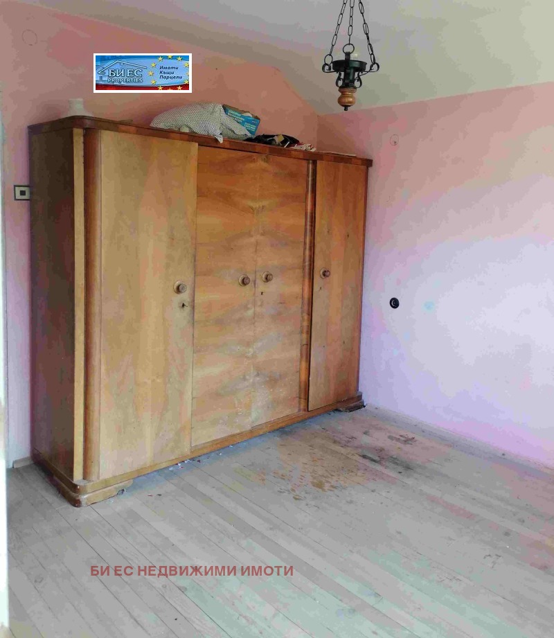 Продава КЪЩА, с. Филиповци, област Перник, снимка 12 - Къщи - 52352749