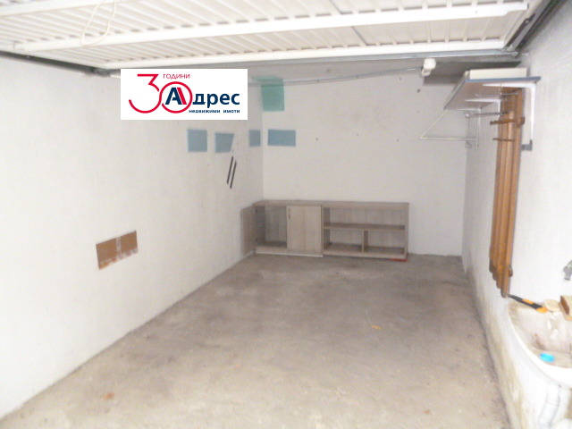 Продава ГАРАЖ, ПАРКОМЯСТО, гр. Добрич, Център, снимка 2 - Гаражи и паркоместа - 52687500