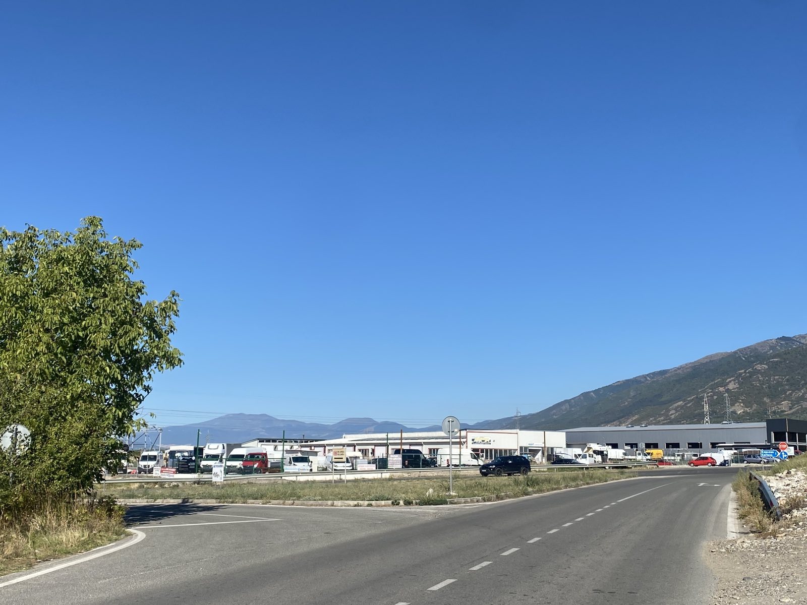 Продава ПАРЦЕЛ, гр. Карлово, област Пловдив, снимка 2 - Парцели - 52570053