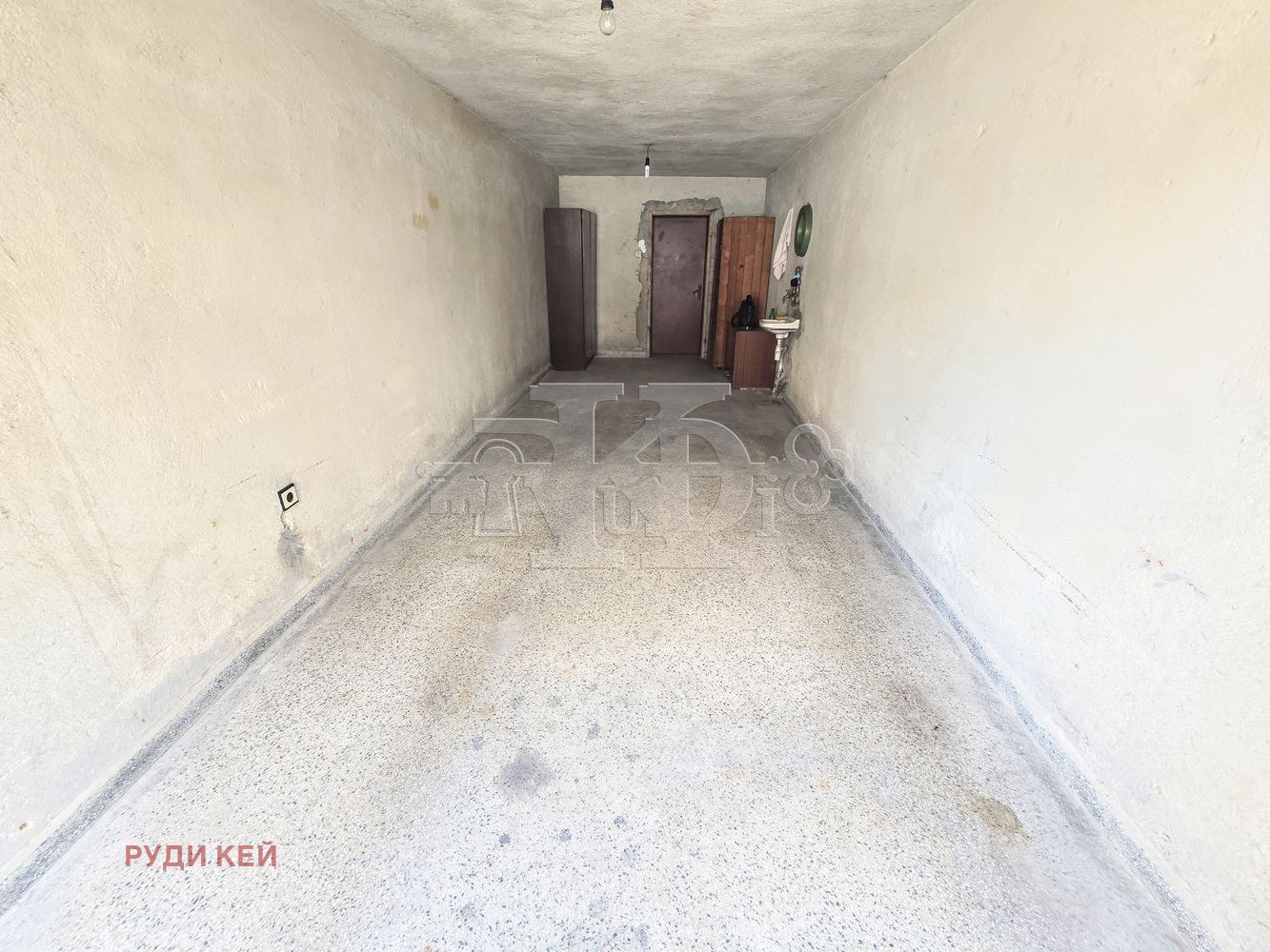Продава ГАРАЖ, ПАРКОМЯСТО, гр. Варна, Лятно кино Тракия, снимка 2 - Гаражи и паркоместа - 55586260